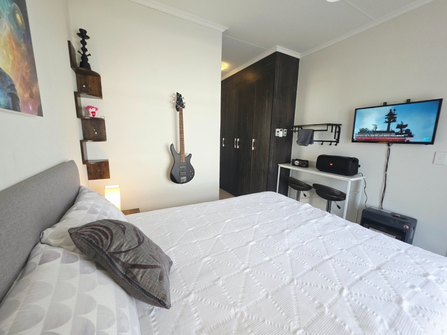To Let 1 Bedroom Property for Rent in Parklands Western Cape